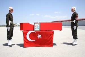 Şehit Er &Ouml;ks&uuml;z son yolculuğuna uğurlandı