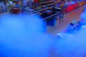 Diyarbakır'da markete bombalı saldırı