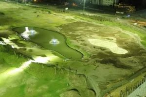 Deniz dolgusuna yapılan golf sahasında sona doğru