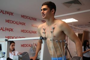 Trabzonspor gen&ccedil; golc&uuml;ye imza attırdı