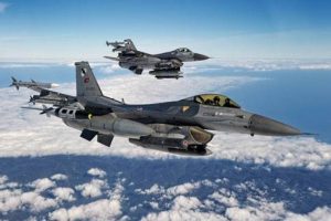 Suriye sınırında 14 f-16 devriye u&ccedil;tu