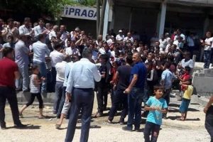 Elektriklerinin kesilmesini isteyen k&ouml;yl&uuml;ler olay &ccedil;ıkardı