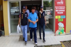 ATM'ye d&uuml;zenek yerleştirirken su&ccedil;&uuml;st&uuml; yakalandı