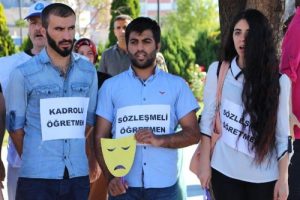 Sivas'ta atanamayan &ouml;ğretmenlerden eylem