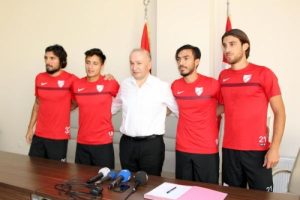 Boluspor'da 4 imza birden