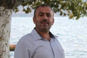 Cinayetin zanlısı &uuml;nl&uuml; t&uuml;rk&uuml;c&uuml;n&uuml;n ağabeyi &ccedil;ıktı