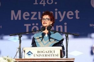 Boğazi&ccedil;i'nde Barbarosoğlu'na rekor oy