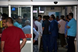 Polise demir &ccedil;ubuklu saldırıya 3 tutuklama