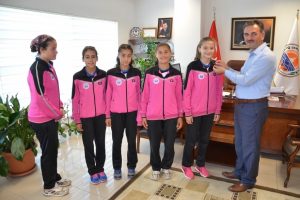 Bursa'da şampiyon sporculara altın