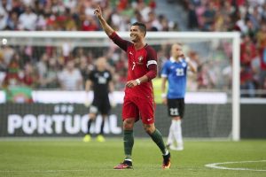 Ronaldo bir kez daha g&ouml;n&uuml;lleri fethetti