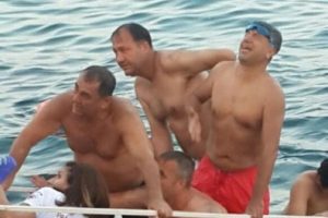 Denizde &ouml;l&uuml;m&uuml;ne neden olduğu kişinin başında g&ouml;zyaşı d&ouml;km&uuml;ş