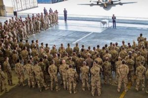Alman vekil tek başına İncirlik'e gidecek