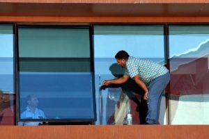 &Ccedil;ocuklarını g&ouml;remeyince intihara kalkıştı