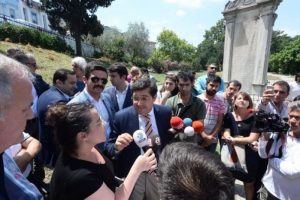 Ihlamur Park'ında yapılan basın a&ccedil;ıklamasında kavga &ccedil;ıktı