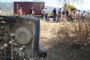 Otomobil şarampole yuvarlandı: 4 yaralı