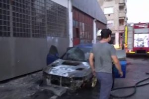 Bursa'da l&uuml;ks otomobile kundaklama!