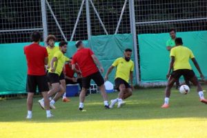 Şanlıurfaspor, yeni sezona 15 futbolcuyla hazırlanıyor
