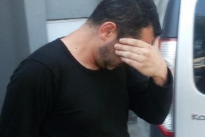 Firari h&uuml;k&uuml;ml&uuml;, ATM'den hırsızlık yaparken yakalandı