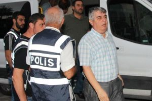 Manisa'daki 'FET&Ouml;' operasyonunda g&ouml;zaltı sayısı 23'e &ccedil;ıktı