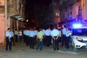 Trafik kazası sonrası kavga &ccedil;ıktı: 2 yaralı