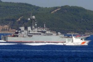 Rus savaş gemisi Marmara'ya yol aldı