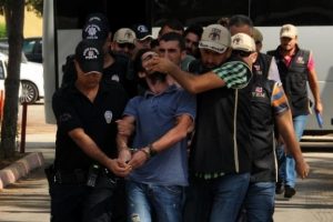 9 ilde MKP operasyonu: 12 g&ouml;zaltı