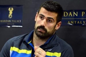 Dev ma&ccedil; &ouml;ncesi Fenerbah&ccedil;e'de deprem!