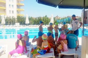 Bursa Mudanyalı minikler havuzla tanıştı