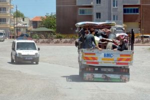 Suriyeli aileler o mahalleyi terk ediyor