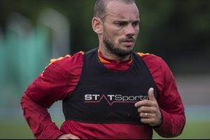 Galatasaray'dan Sneijder'e: Kendine kul&uuml;p bul!