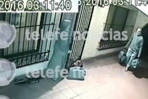 Bah&ccedil;eye para g&ouml;men bakana rahibeler yardım etmiş!