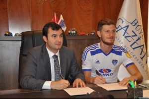 B&uuml;y&uuml;kşehir Gaziantepspor Ahmet Kesim'i renklerine bağladı