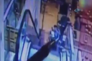 Y&uuml;r&uuml;yen merdiven kazasında baba ile oğlu b&ouml;yle can verdi