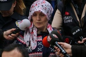 Anne ve babası birbirini su&ccedil;ladı, olan Beratcan'a oldu