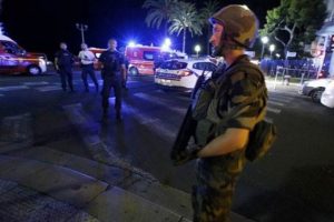 D&uuml;nyadan Fransa'daki ter&ouml;r saldırısına tepki