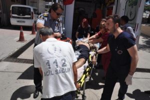 Polis memuru, tatilde kalp krizinden &ouml;ld&uuml;