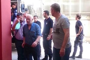 Ka&ccedil;ak sigara operasyonunda zanlılar adliyeye sevk edildi