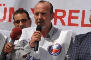 Yemek yardımını alamayan memurları bir g&uuml;nl&uuml;k iş bıraktı