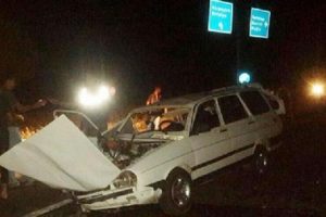 İki otomobil &ccedil;arpıştı: 1 &ouml;l&uuml;, 1 yaralı