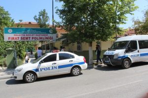 Hastaya kızan hemşire 4 kişiyi yaraladı