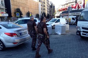 &Ouml;zel harekat Fransa Başkonsolosluğu'nda kuş u&ccedil;urtmuyor