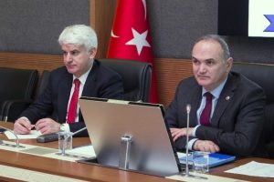 Bakan &Ouml;zl&uuml; otomotiv test merkezi i&ccedil;in Bursa'ya geliyor
