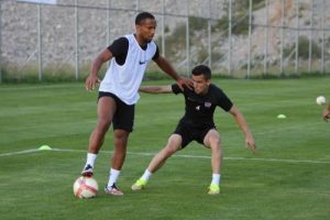 Manisaspor'a Bakaki'den 3 yıllık imza