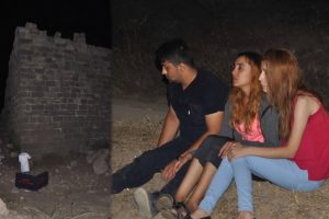 Sağlık &ccedil;alışanı surlardan atlayıp intihar etti