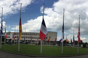 NATO karargahındaki bayraklar yarıya indirildi