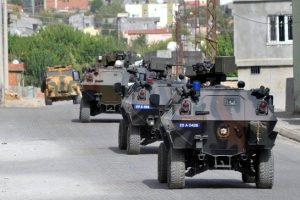 İkinci bir emre kadar sokağa &ccedil;ıkmak yasak!