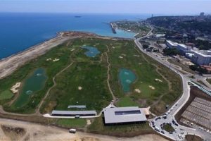Deniz dolgusuna yapılan golf sahası a&ccedil;ılıyor