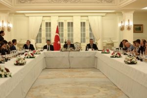 Başbakan'dan Avrupa'ya 'ter&ouml;r ikiy&uuml;zl&uuml;l&uuml;ğ&uuml;' tepkisi