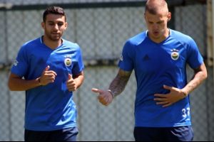 Fenerbah&ccedil;e'de İsmail ve Skrtel antrenmana katıldı