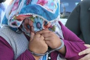 &Ouml;z kızlarına fuhuş yaptıran anne tutuklandı!
